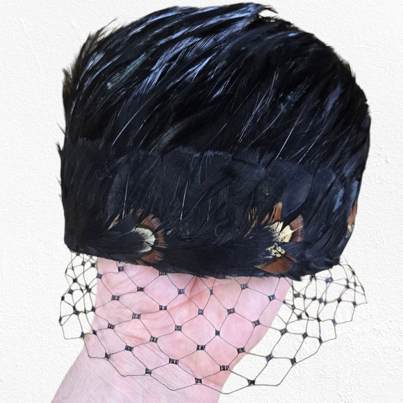 1940s Vintage Black Feather Fascinator Hat Veil Elegant Mid-Century Millinery - Picture 1 of 7